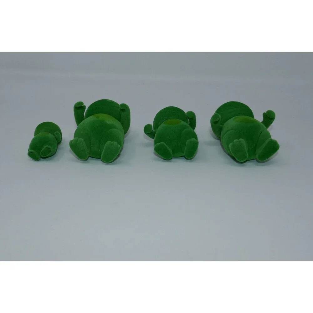 Li'l Woodzeez Croakalily Frog Family Figures Set of 4 w/Clothing